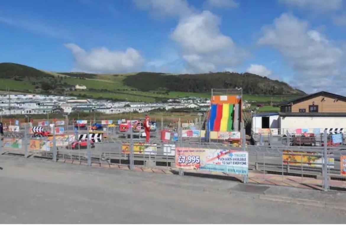 Discover Serenity In Our 3-bed Static Caravan At Clarach Bay Village! Aberystwyth
