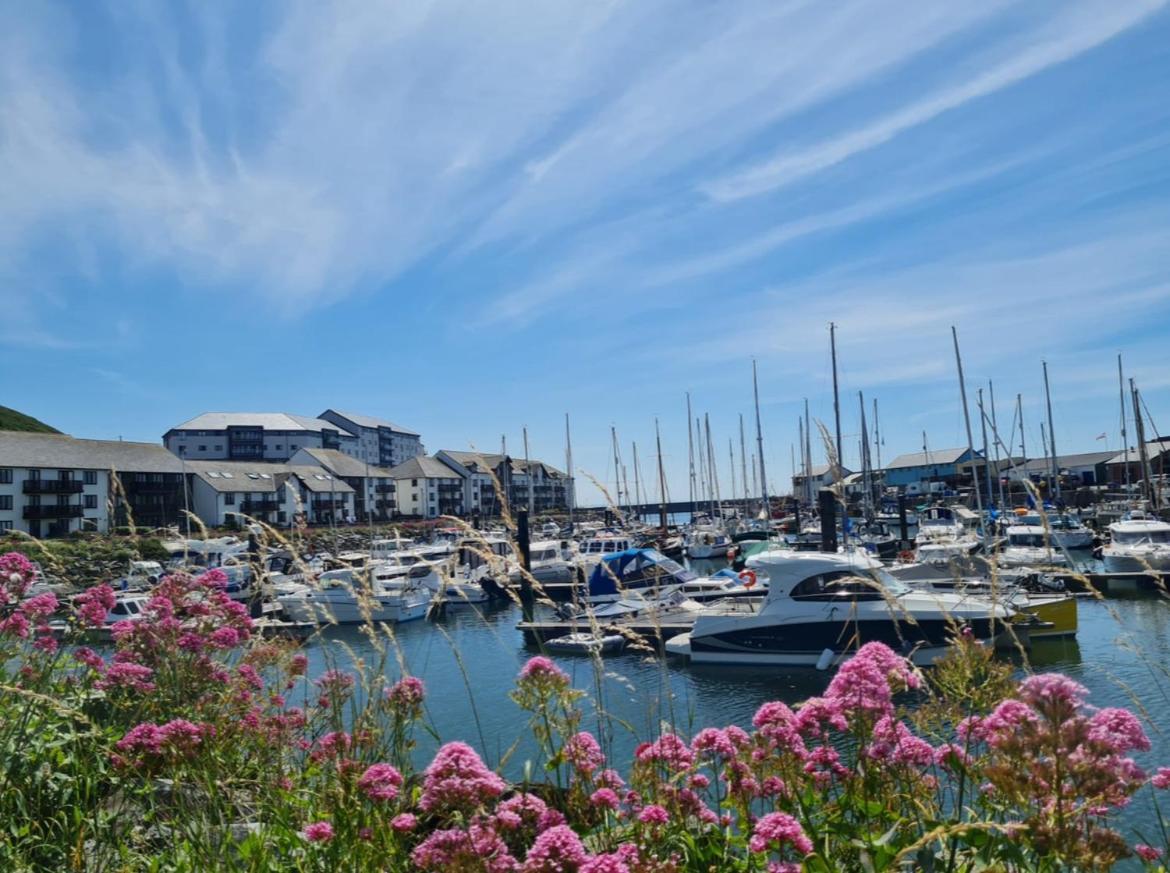 Discover Serenity In Our 3-bed Static Caravan At Clarach Bay Village! Holiday home