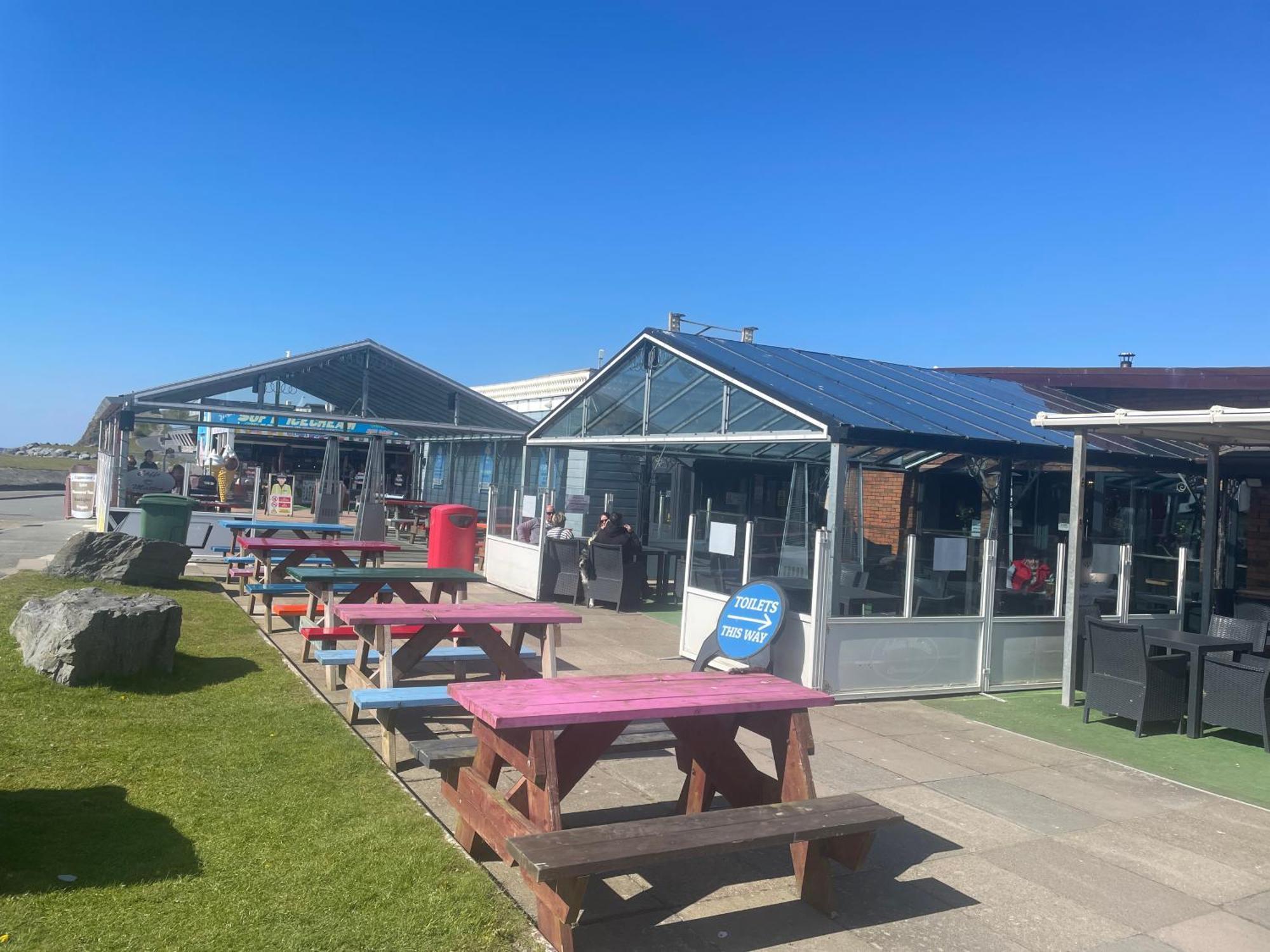 Discover Serenity In Our 3-bed Static Caravan At Clarach Bay Village! Holiday home Aberystwyth